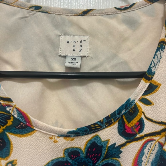 Size XS - Picture 2 of 2